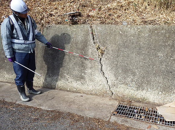 写真：道路施設点検　構造物点検